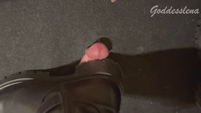 Goddesslena: CBT mit Glas Platte Stiefel & Highheels