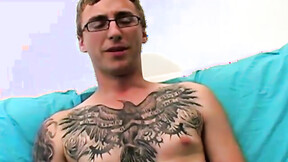 ”Amateur inked twink fingers his butt & masturbates solo”