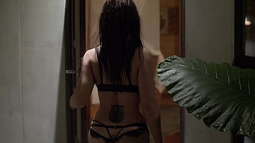 Kiara Edwards fucks in bali