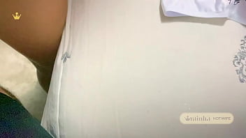 Depois de um Belo Banho Provei V&aacute_rias Calcinhas de Corno para Meus Seguidores