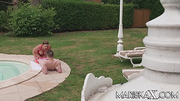 MARISKAX Busty cougar Sandy Lou gets fucked outdoors