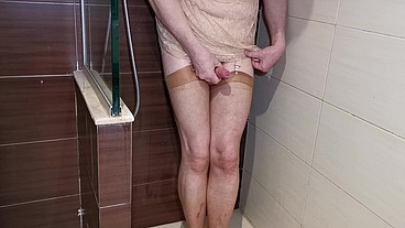Sissy Slut blogs and makes educational videos from one very closed country in the Middle East