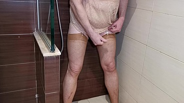 Sissy Slut blogs and makes educational videos from one very closed country in the Middle East