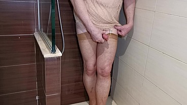 Sissy Slut blogs and makes educational videos from one very closed country in the Middle East