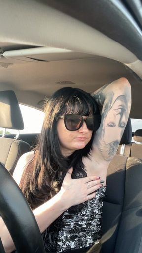 Armpit sniffing/worship