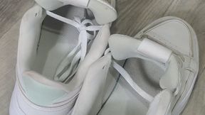 The slave is crushed by sweaty, smelly socks and feet...