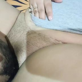 Ayushi Babhi ki apni chut par tong lagwati Hui video