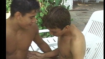 1093 muscle latino fuck in the swimming pool