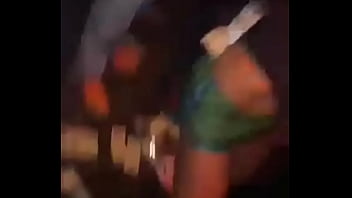 Anitta curtindo na balada em Miami.