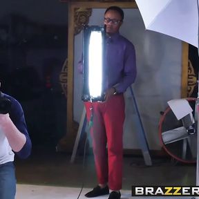 Brazzers - Hold That Shot