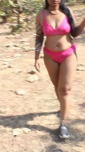 Mature Indian Mona Bhabhi Wild Outdoor Tease