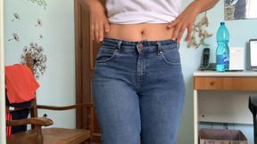 Tight Jeans Fetish 👖 Crossed Legs & Perfect Butt Tease