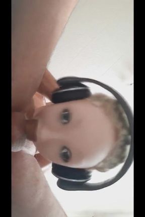 Deepthroat cumming with headphones