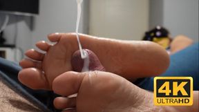 Family games - Guess what's between your feet - VOL 4 - Camila - 4K