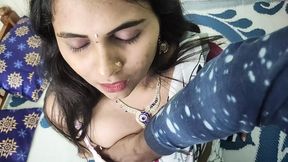 Malayali couple's sensual navel play, cleavage exposure & nipple fondling in romantic bliss.