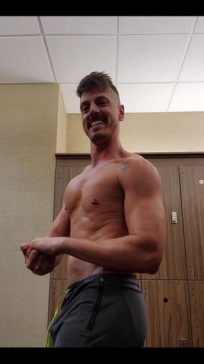 Early Morning Flex After an Intense Arm Day