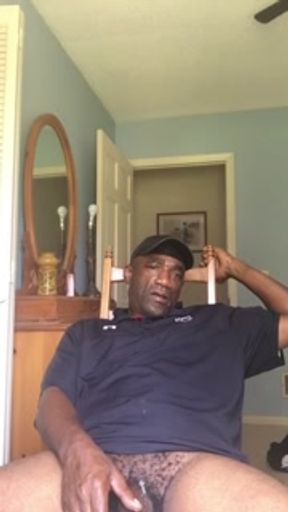 Quick nut while moms at store
