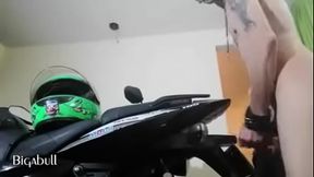 Ivanxxl - update #44 - Mastubando con mi moto - May 31, 2025