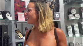 A Day with La Pam: I Try Out a Suction Cup Dildo