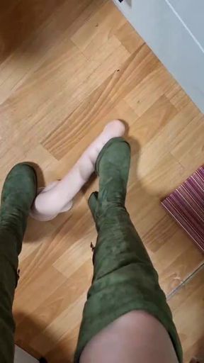 Elza Kom Tramples Huge Cock