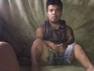 mi marido salió de viaje y me dejo sola con el obrero, así que me quite lo cachonda con el obrero