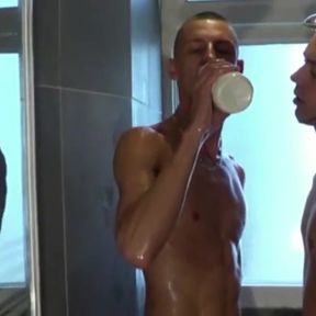 Kader fucked by Arab XXL under shower
