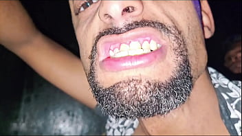 Homens sacanagem adoram ter os dois selados na orgia gay