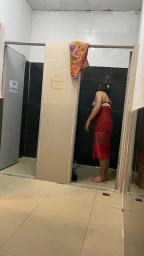 FN111 After work, I felt hot and was about to take a shower. Then suddenly