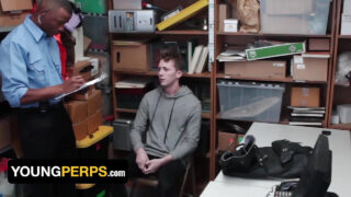 Antara kaum pancutan mani, hitam, tanpa lengan, zakar, dominasi, nakal, pejabat – gay muda amatur dengan zakar besar seks punggung