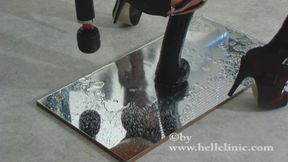 Kinky masturbation over the mirror