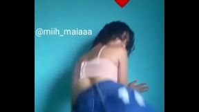 Novinha rebolando a raba