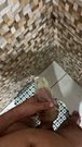 Gay usando seu masturbador pela primeira vez