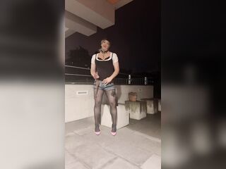 Sissy outside snatch and ass-pluged and fuck dildo