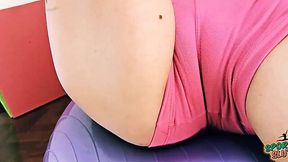 Tight Cameltoe on Skinny Babe's Thighs