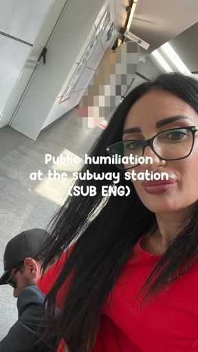 Umiliato alla fermata della metropolitana davanti a tutti 
English subtitles🇬🇧
Humiliated at the subway stop in front of everyone