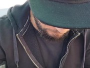 Autista voglioso sborra dopo il pranzo! Tommy La Canaglia