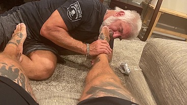 Jason Collins Foot slave Worshiping my Feet!