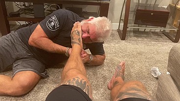 Jason Collins Foot slave Worshiping my Feet!