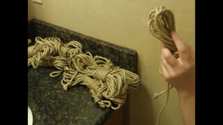 Gefesselte und maskierte Lesben Madison Young, Bianca Stone und Sadie Lune in heißer BDSM-Anal-Action