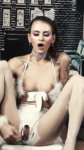 417- Adele Unicorn as Kitty Venice Mask Costume
