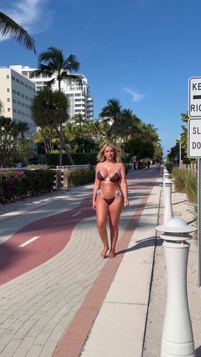 Curvy solo babe shows off her body during a rare 24-hour window