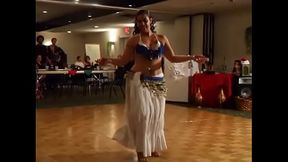Sexy woman bellydancing,Hot woman amateur!