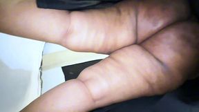 lebanese hot girl clean my room & i see her hanging boobs with puffy nipple & start masturbation