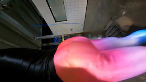 Exhibitionist muscleman caught at carwash