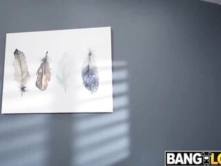 Johnny’s X-Ray Peeping Leads to Payton’s Deepthroat and Cum!