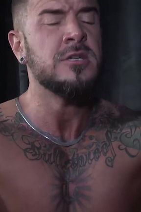 Barebackthathole Ryan Carter Fucked by Hung Dolf Dietrich