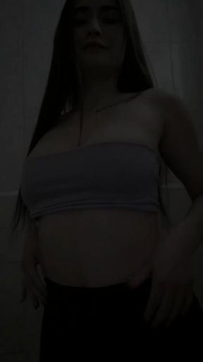 Between my tits, your dick and my saliva 🍒🍆
