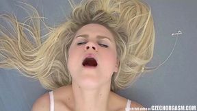 Slender Czech has shaking orgasm from rubbing her pie - Solo