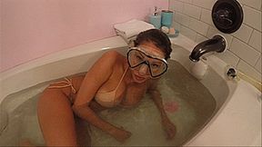 Sexy Bikini Underwater Ear Bubbles With Nikki Brooks (HD 1080p MP4)
