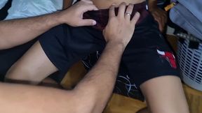 comendo o boy gostoso enquanto o namorado grava cada gemido e olhar